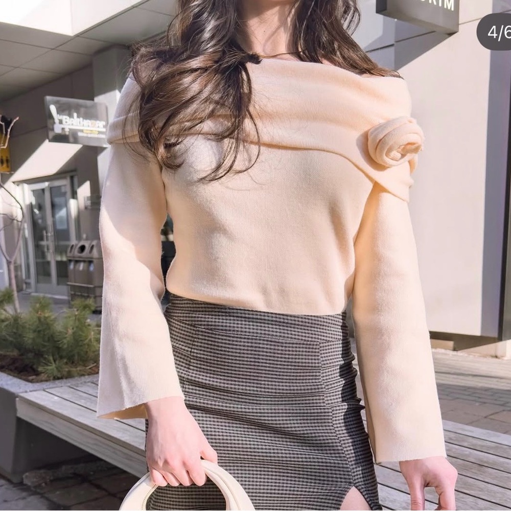 Butter yellow Off-the-Shoulder Sweater